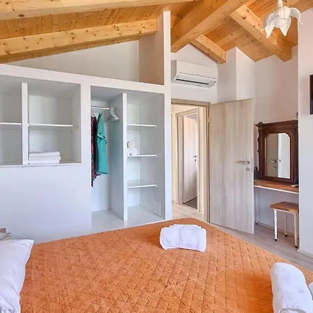 Ladonja Holiday home
